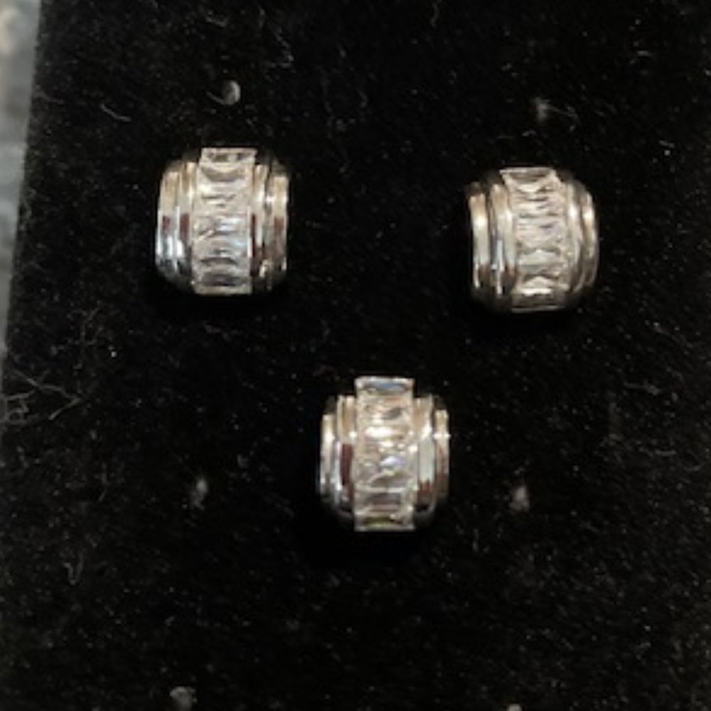 Silver pendant and earring set